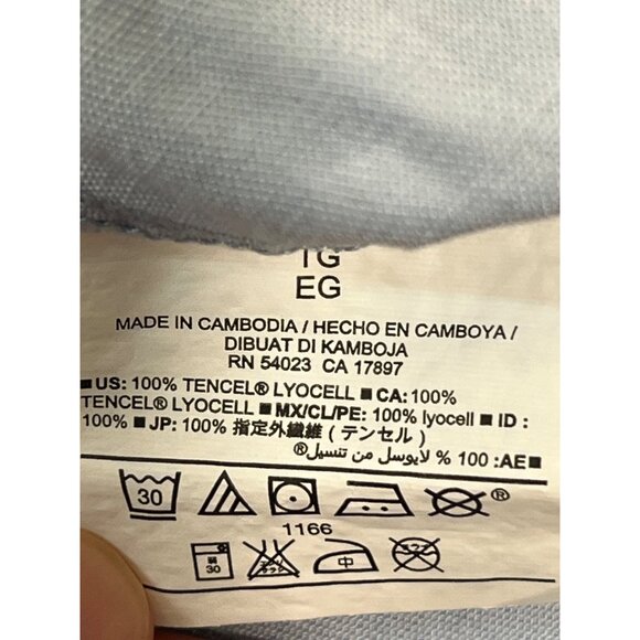 Old‎ Navy Women's Light Blue Lyocell Button-Up Shirt Size XL With Pocket - Picture 6 of 7